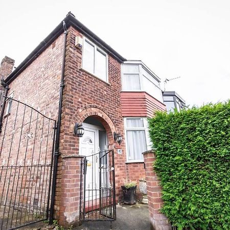 Windsor House 3 Bedrooms Sleeps 8 Manchester Bagian luar foto